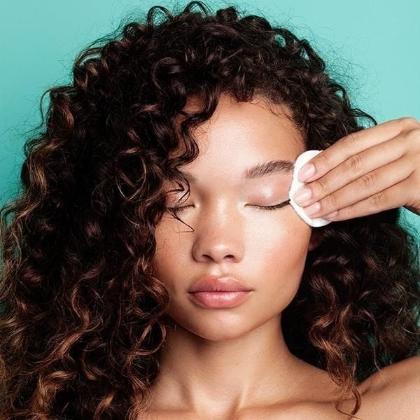 What Dermatologists Say About Hydrating Toners